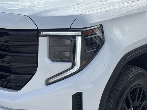 Used 2025 GMC Sierra 1500 Elevation w/ Preferred Package image 30