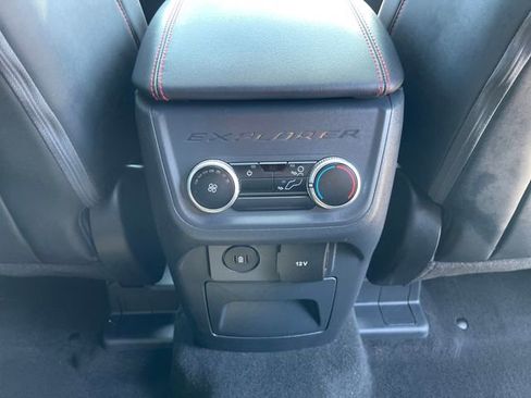 Used 2025 Ford Explorer ST-Line AWD/4WD image 35