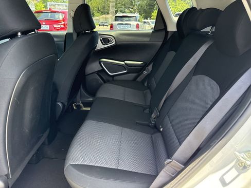 Used 2022 Kia Soul LX w/ Technology Package FWD image 10
