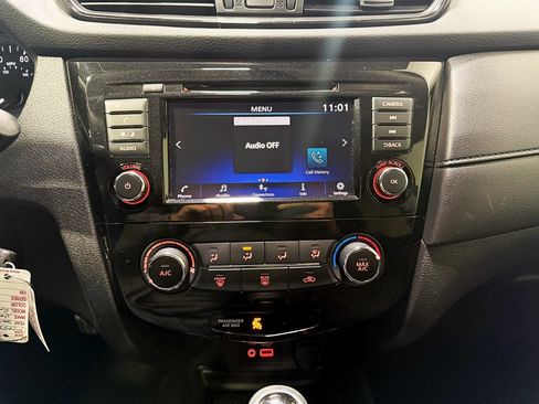 Used 2018 Nissan Rogue S image 15