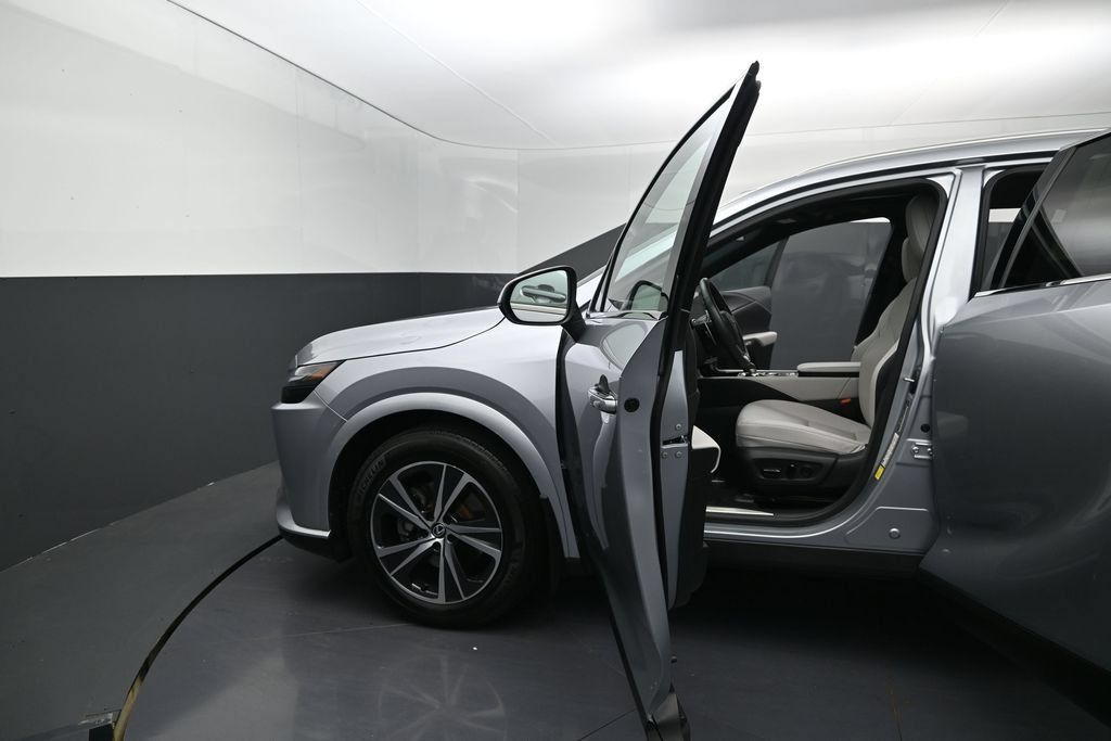 Used 2023 Lexus RX 350 Premium w/ Accessory Package AWD/4WD image 13