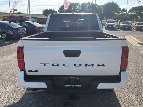 Used 2025 Toyota Tacoma SR5 AWD/4WD image 4