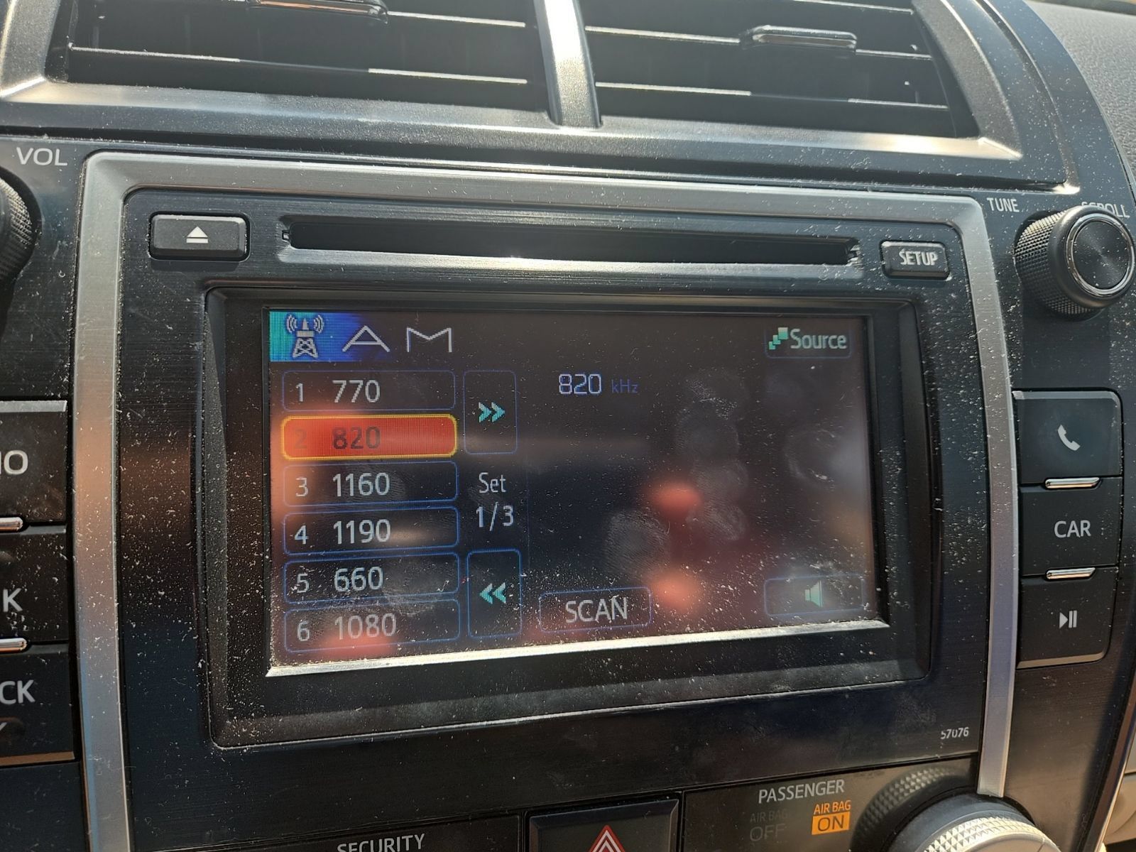 Used 2013 Toyota Camry LE FWD image 12