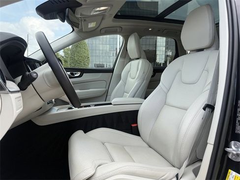 Certified 2023 Volvo XC60 T8 Ultimate w/ Climate Package image 13