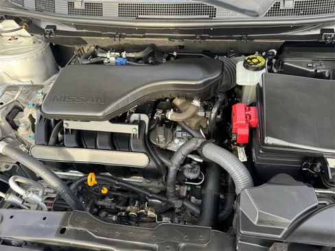 Used 2019 Nissan Rogue Sport S image 24