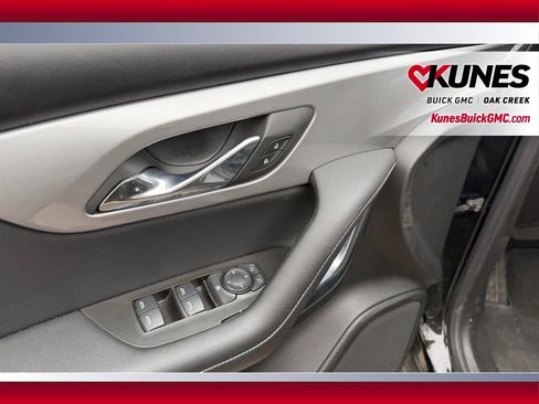 Used 2025 Chevrolet Blazer LT FWD image 7