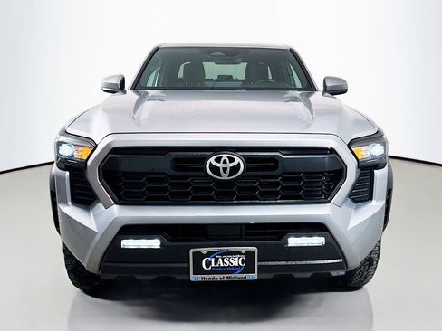 Used 2024 Toyota Tacoma TRD Off-Road image 2