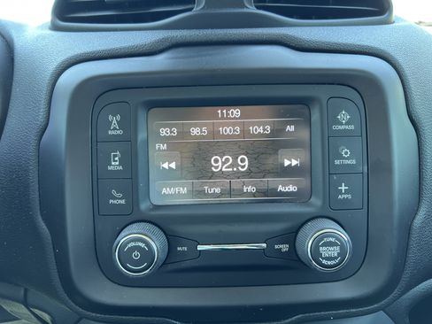 Used 2019 Jeep Renegade Sport AWD/4WD image 4