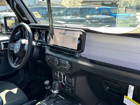 New 2026 Jeep Gladiator Sport AWD/4WD image 14
