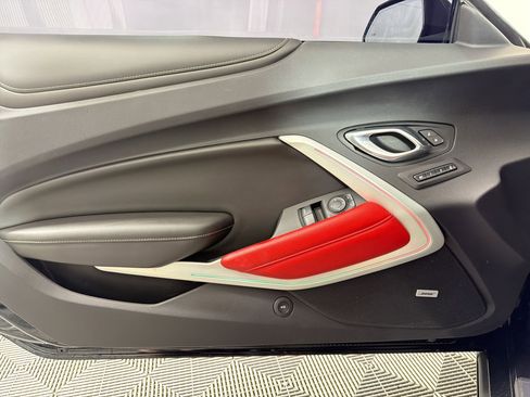 Used 2021 Chevrolet Camaro SS RWD image 11