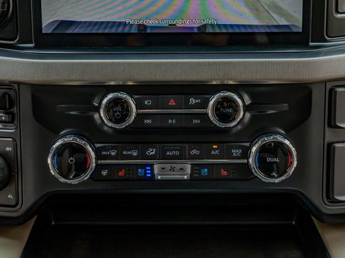 Used 2026 Ford F450 Platinum w/ Platinum Plus Package image 28