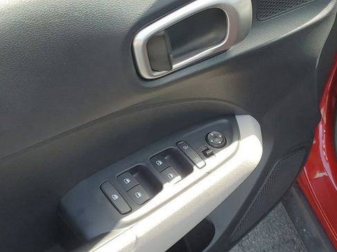 Certified 2025 Hyundai Venue SEL image 16