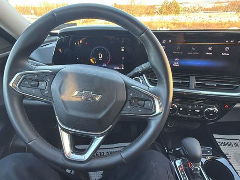 Used 2025 Chevrolet Trax ACTIV w/ Sunroof Package image 28