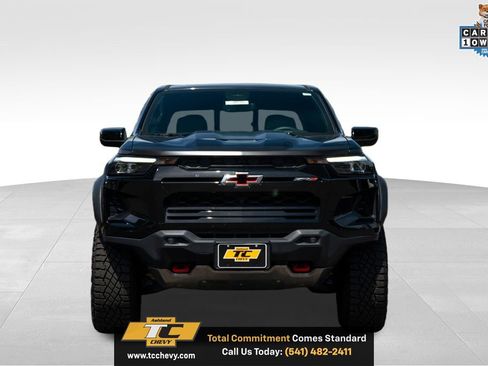 Used 2025 Chevrolet Colorado ZR2 w/ Technology Package AWD/4WD image 2