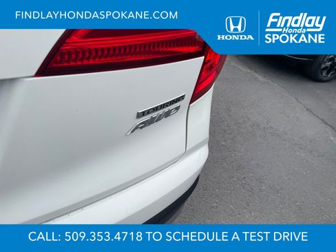 Used 2017 Honda Pilot Touring image 4