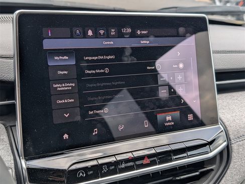 Used 2024 Jeep Compass Latitude image 17