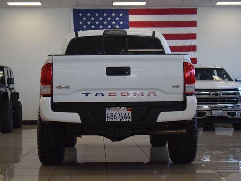 Used 2017 Toyota Tacoma SR AWD/4WD image 30