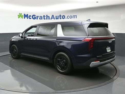 Used 2025 Kia Carnival FWD image 23