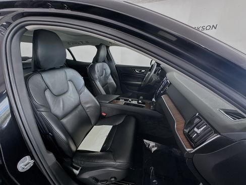 Used 2024 Volvo S60 B5 Plus image 27