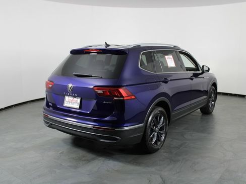 Used 2022 Volkswagen Tiguan SE w/ Panoramic Sunroof Package image 15