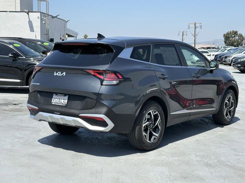 Used 2025 Kia Sportage LX FWD image 7