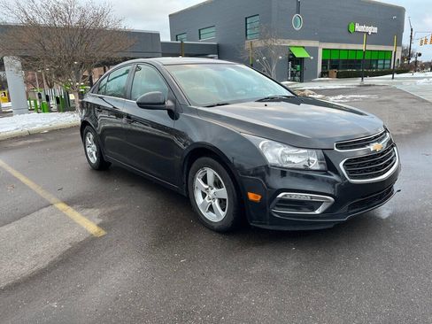 Used 2015 Chevrolet Cruze LT image 6