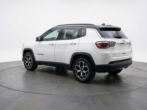 Used 2025 Jeep Compass Limited AWD/4WD image 6