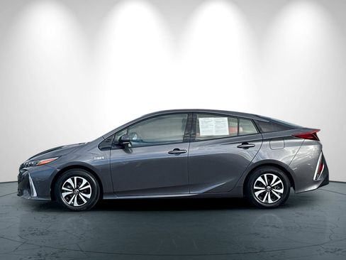 Used 2017 Toyota Prius Prime Premium image 7