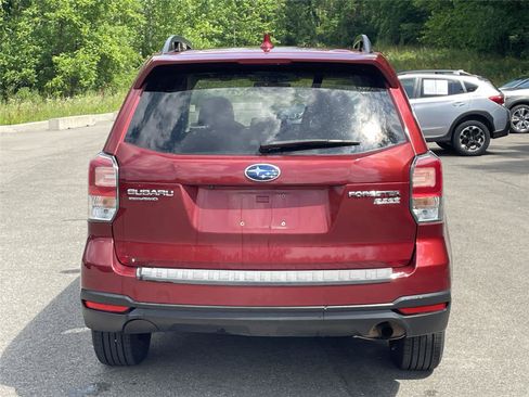 Used 2017 Subaru Forester 2.5i Premium w/ All-Weather Package AWD/4WD image 4