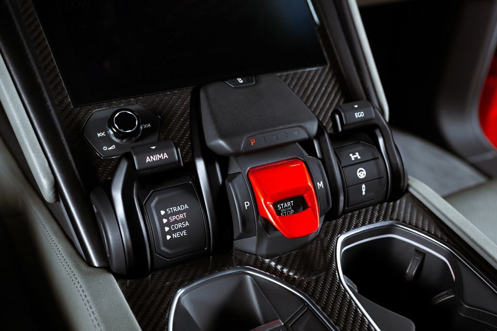 Used 2024 Lamborghini Urus S AWD/4WD image 16