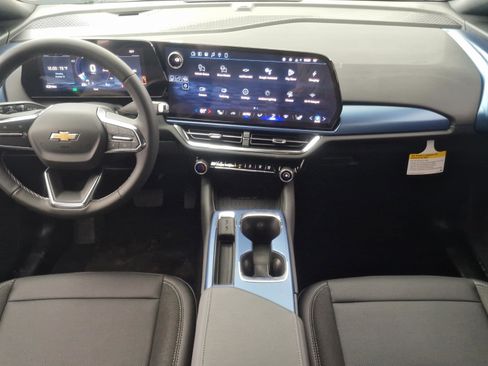 New 2026 Chevrolet Equinox EV LT image 9