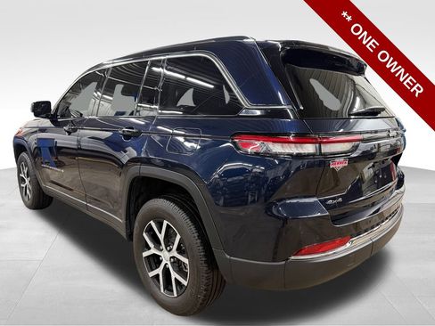 Used 2023 Jeep Grand Cherokee Limited image 3