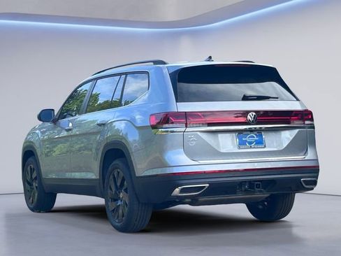 New 2026 Volkswagen Atlas SE FWD image 6