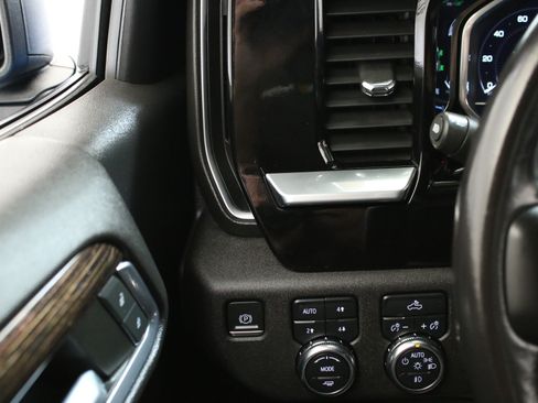 Used 2022 GMC Sierra 1500 Elevation w/ X31 Off-Road Package AWD/4WD image 17