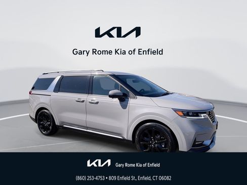 Used 2024 Kia Carnival SX FWD image 1