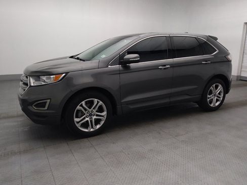 Used 2018 Ford Edge Titanium FWD image 2