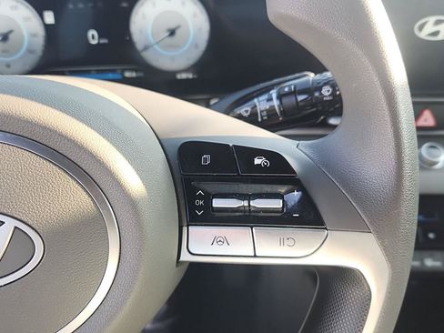 Used 2024 Hyundai Elantra SEL FWD image 13