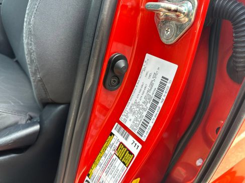 Used 2017 Toyota Tacoma TRD Sport w/ Tow Package (A/T) AWD/4WD image 22