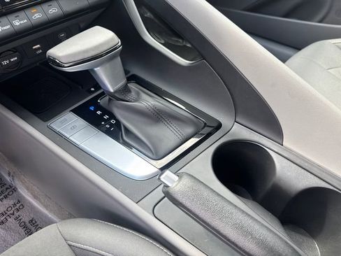 Used 2025 Hyundai Elantra Sport image 37