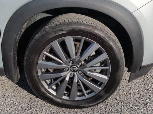 Used 2025 Nissan Pathfinder SL w/ SL Premium Package FWD image 10
