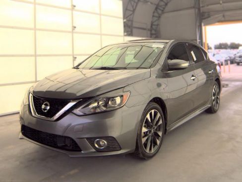 Used 2019 Nissan Sentra SR FWD image 1