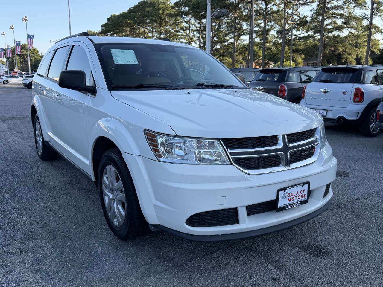 Used 2017 Dodge Journey SE w/ Flexible Seating Group FWD image 3