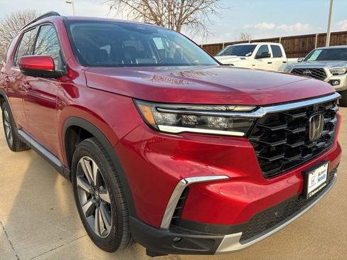 Used 2024 Honda Pilot Elite image 2