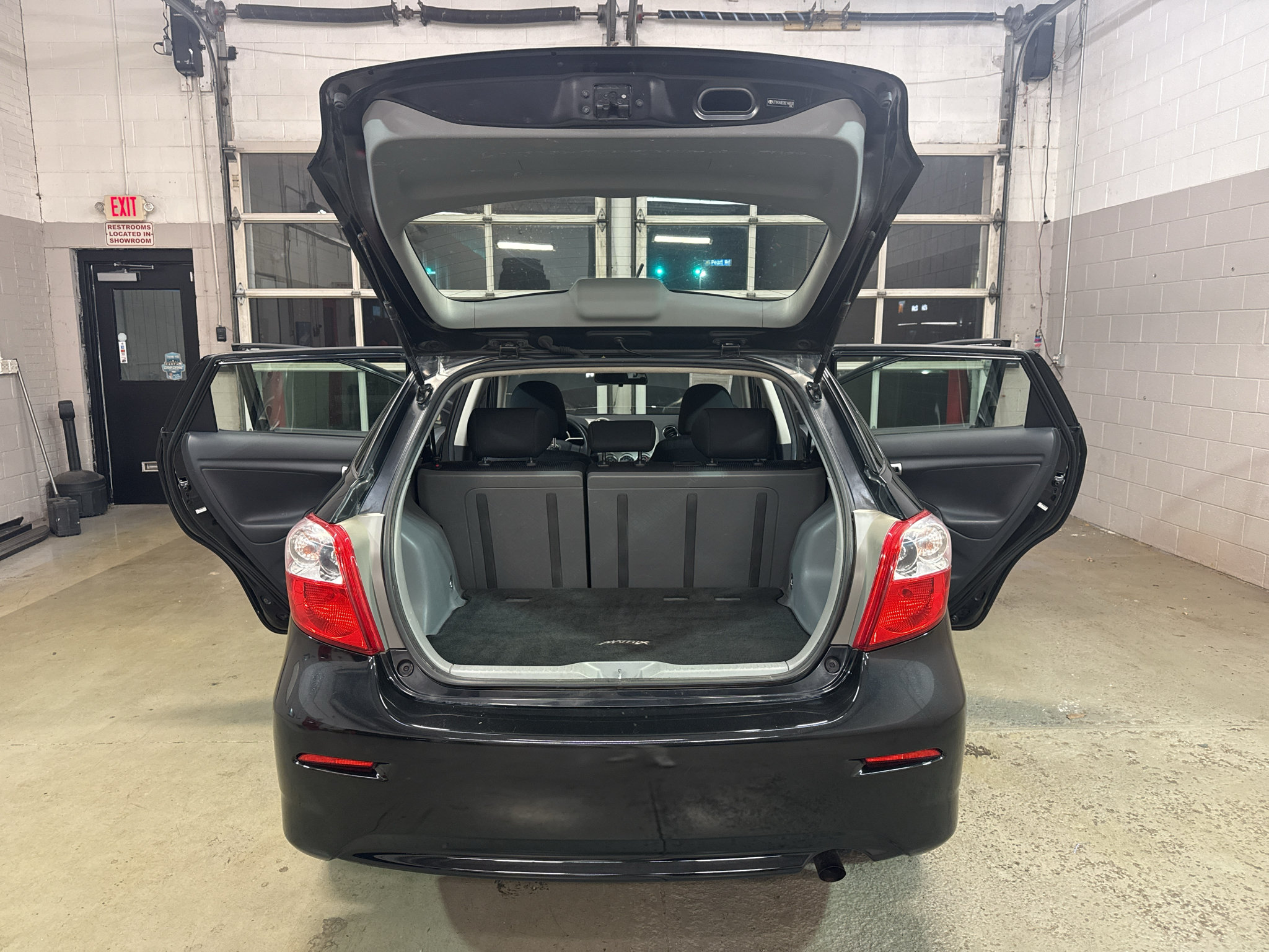 Used 2009 Toyota Matrix FWD image 13