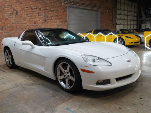 Used 2008 Chevrolet Corvette Coupe w/ Preferred Equipment Group RWD image 3