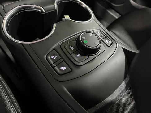 Certified 2023 GMC Terrain SLT image 13