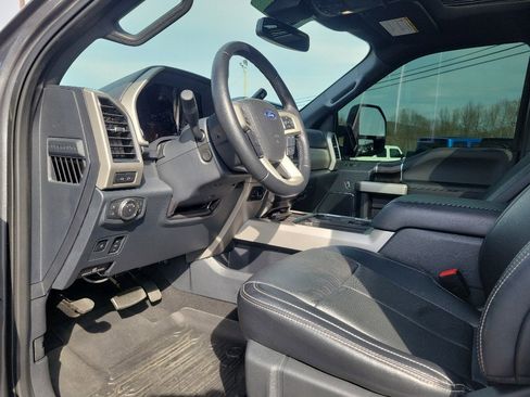 Used 2022 Ford F250 Lariat w/ Lariat Ultimate Package image 3