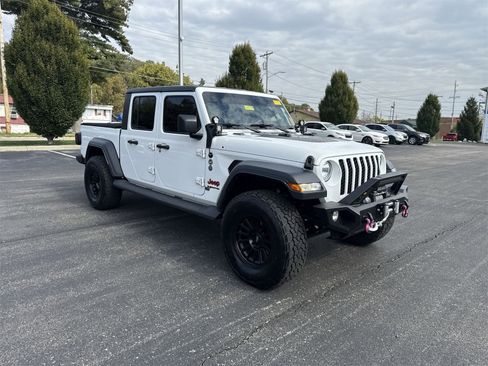 Used 2020 Jeep Gladiator Sport w/ Quick Order Package 24S image 2
