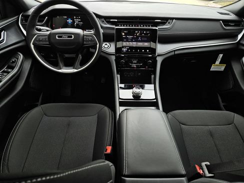 New 2026 Jeep Grand Cherokee L 4WD image 9