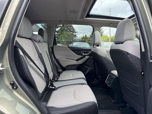 Used 2020 Subaru Forester Premium AWD/4WD image 17